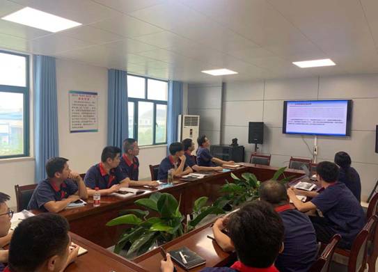 建材公司召开年中事情聚会   