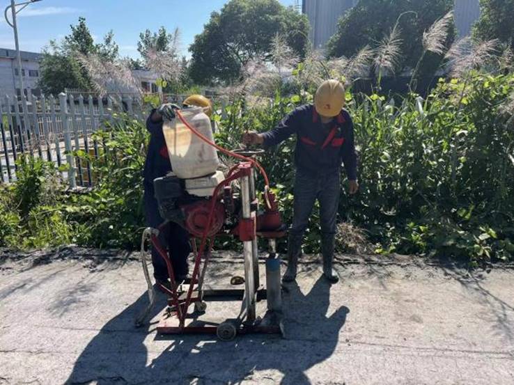 建材研究室起劲开展路基新质料工业试验