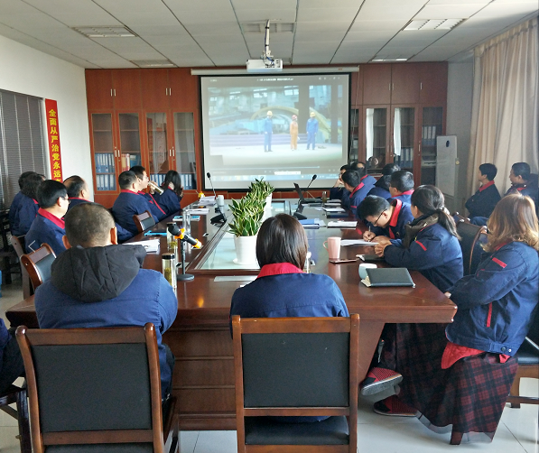 第一修建工程事业部寓目“集团公司2020年清静文艺汇演”视频 