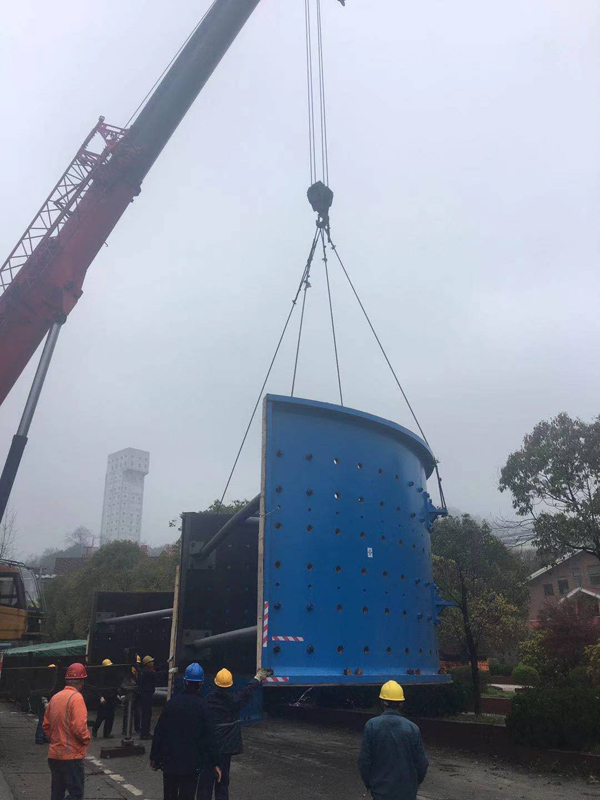 装置公司强化吊装作业清静羁系事情