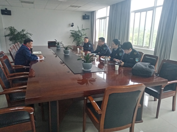 市卫生监视局到钢构公司开展检查事情 