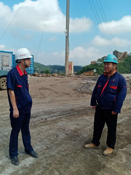 公司党委书记到金磊项目部开展事情调研