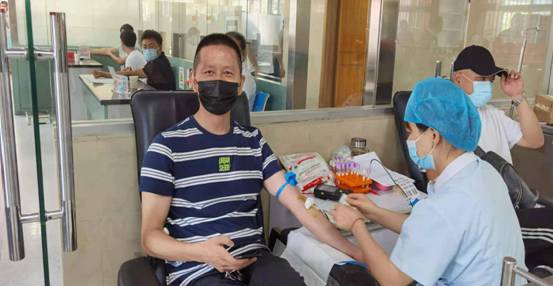 公司完成集团公司应急献血使命