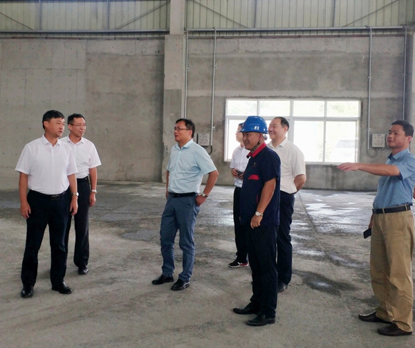 集团公司党委委员、股份公司党委书记、总司理蒋培进到矸石项目部调研 