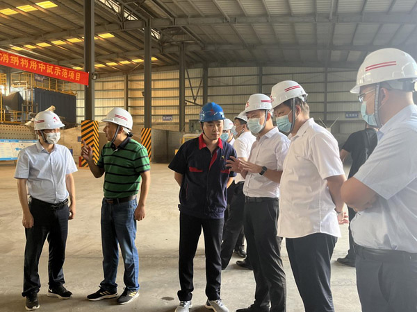 市手艺转移中心到建材公司考察中试线项目