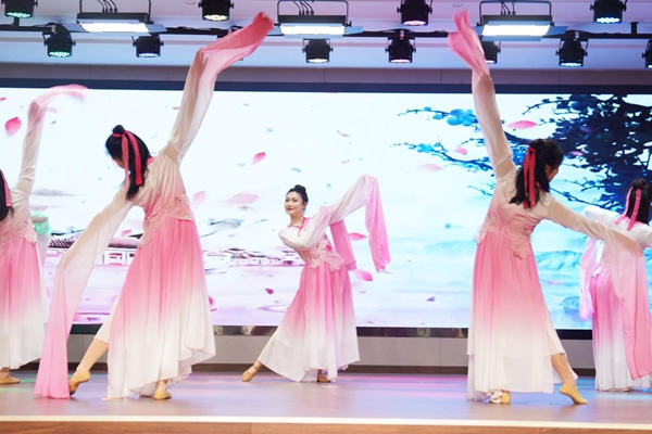 公司举行元宵节系列运动