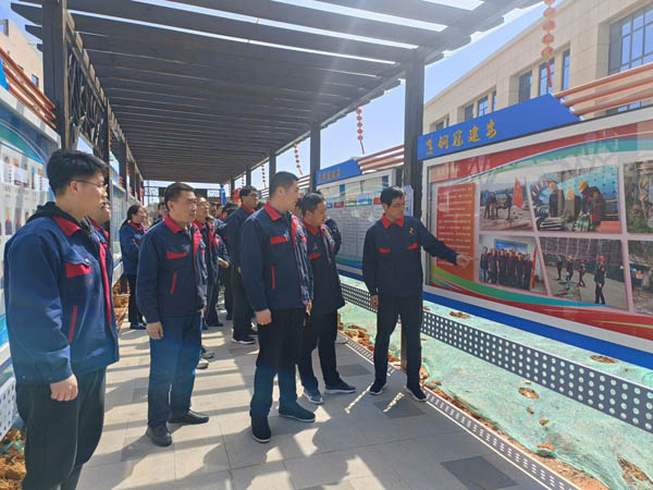 装置公司组织旅行清静环保文化长廊