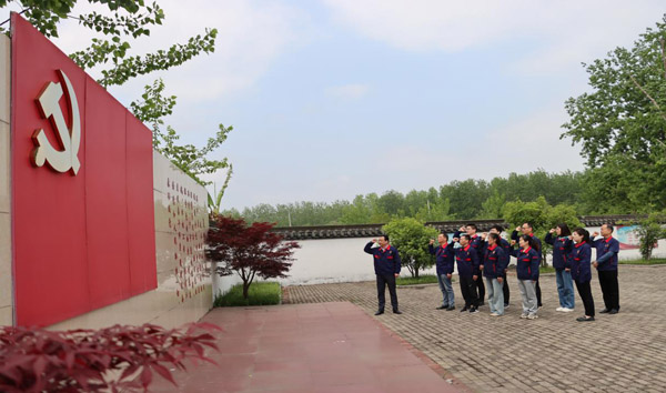 党群党支部开展“纪法教育月”运动