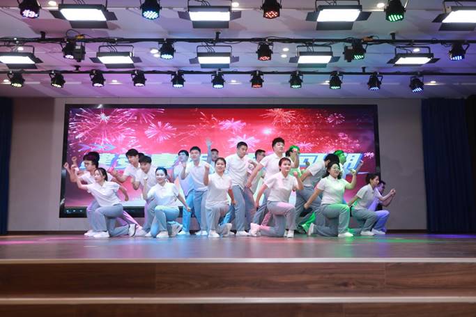 公司举行2025年迎新春联欢会