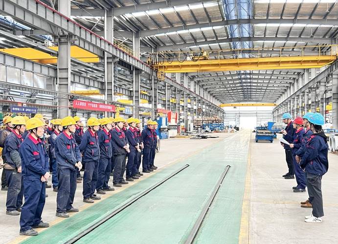 钢构公司开展防灾减灾日运动